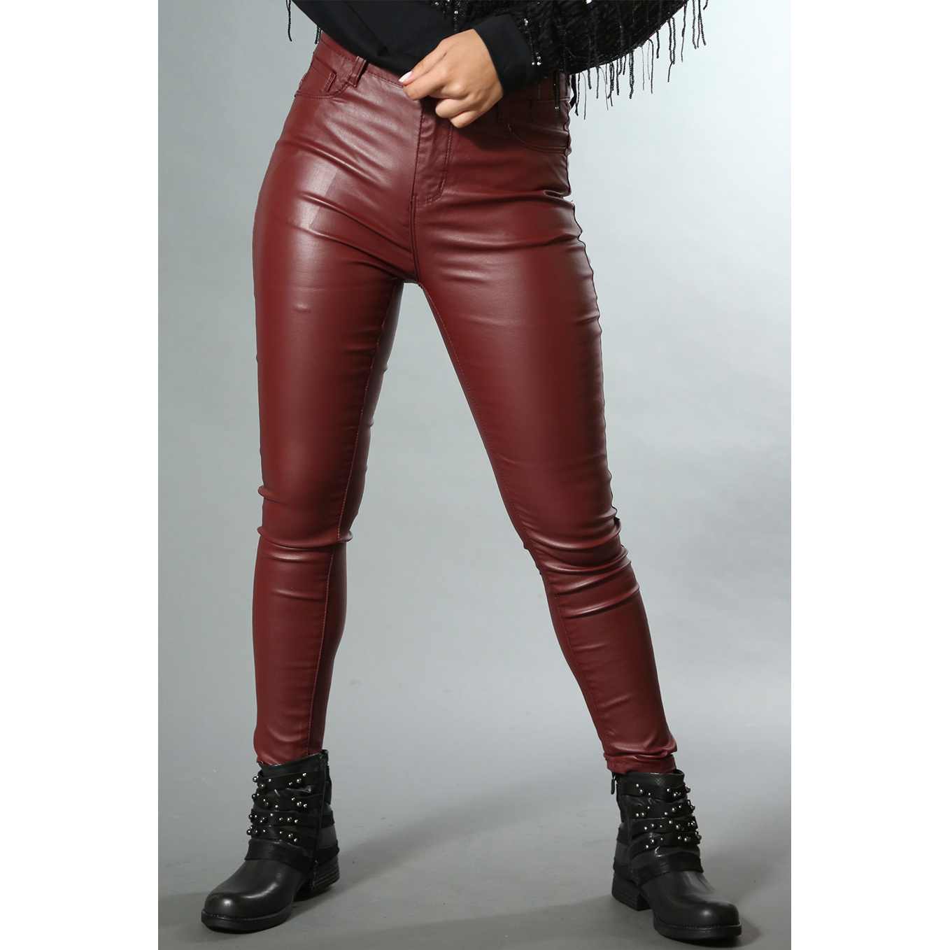 Detalle producto: PANTALÓN ENGOMADO BURDEO DULCE PECADO - Coopelan